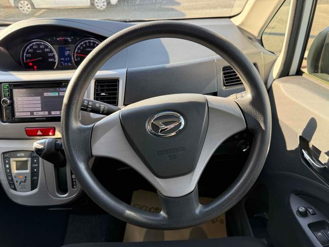 ムーヴ カスタム　Ｘ　ナビ　スマートキー　アイドリングストップ　電動格納ミラー　ベンチシート　ＣＶＴ　盗難防止システム　ＡＢＳ　ＣＤ　ＤＶＤ再生　ミュージックプレイヤー接続可　アルミホイール　衝突安全ボディ　エアコン（3枚目）