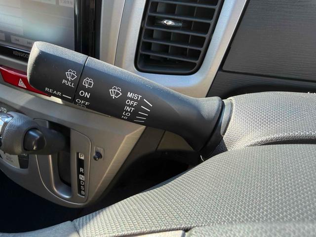 ムーヴ カスタム　Ｘ　ナビ　スマートキー　アイドリングストップ　電動格納ミラー　ベンチシート　ＣＶＴ　盗難防止システム　ＡＢＳ　ＣＤ　ＤＶＤ再生　ミュージックプレイヤー接続可　アルミホイール　衝突安全ボディ　エアコン（6枚目）