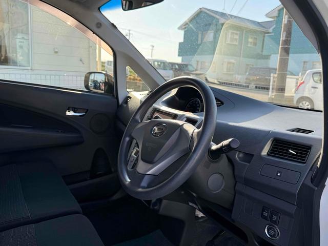 ムーヴ カスタム　Ｘ　ナビ　スマートキー　アイドリングストップ　電動格納ミラー　ベンチシート　ＣＶＴ　盗難防止システム　ＡＢＳ　ＣＤ　ＤＶＤ再生　ミュージックプレイヤー接続可　アルミホイール　衝突安全ボディ　エアコン（10枚目）