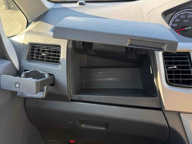 ムーヴ カスタム　Ｘ　ナビ　スマートキー　アイドリングストップ　電動格納ミラー　ベンチシート　ＣＶＴ　盗難防止システム　ＡＢＳ　ＣＤ　ＤＶＤ再生　ミュージックプレイヤー接続可　アルミホイール　衝突安全ボディ　エアコン（30枚目）