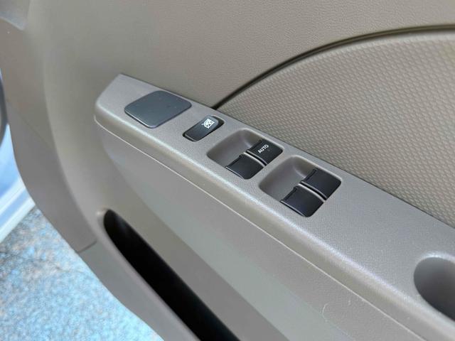 �p���[�E�B���h�E�̃X�C�b�`�ł���B�^�]�Ȃɋ��Ȃ��瑋���J���߂̃R���g���[���ł��܂���B