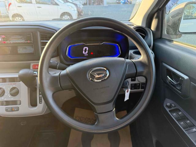 ミライース Ｘ　ＳＡＩＩＩ　クリアランスソナー　衝突被害軽減システム　オートマチックハイビーム　ＬＥＤヘッドランプ　キーレスエントリー　アイドリングストップ　電動格納ミラー　ＣＶＴ　盗難防止システム　ＡＢＳ　ＥＳＣ　ＣＤ（3枚目）