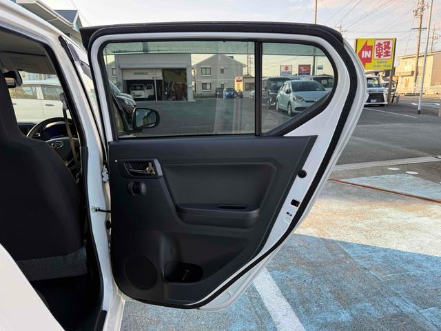 ミライース Ｘ　ＳＡＩＩＩ　クリアランスソナー　衝突被害軽減システム　オートマチックハイビーム　ＬＥＤヘッドランプ　キーレスエントリー　アイドリングストップ　電動格納ミラー　ＣＶＴ　盗難防止システム　ＡＢＳ　ＥＳＣ　ＣＤ（26枚目）