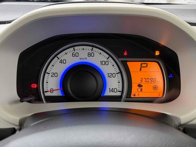 アルト Ｌ　キーレスエントリー　アイドリングストップ　シートヒーター　ＣＶＴ　盗難防止システム　ＡＢＳ　ＥＳＣ　ＣＤ　ミュージックプレイヤー接続可　衝突安全ボディ　エアコン　パワーステアリング　パワーウィンドウ（4枚目）