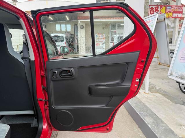 アルト Ｌ　キーレスエントリー　アイドリングストップ　シートヒーター　ＣＶＴ　盗難防止システム　ＡＢＳ　ＥＳＣ　ＣＤ　ミュージックプレイヤー接続可　衝突安全ボディ　エアコン　パワーステアリング　パワーウィンドウ（37枚目）