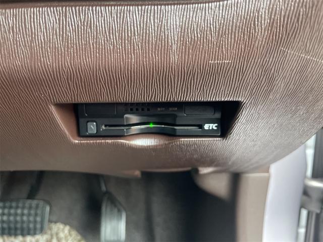 パッソ X クツロギ ETC バックカメラ ナビ スマートキー 電動格納ミラー CVT 盗難防止システム 衝突安全ボディ ベンチシート ABS Bluetooth エアコン パワーステアリング パワーウィンドウ(7枚目)