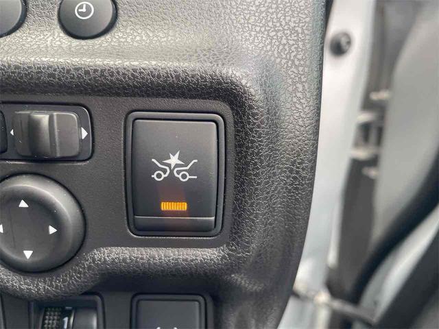 ノート X DIG-S エマージェンシーブレーキパッケージ 全周囲カメラ ナビ TV クリアランスソナー レーンアシスト 衝突被害軽減システム スマートキー アイドリングストップ 電動格納ミラー CVT 盗難防止システム 衝突安全ボディ ABS ESC(9枚目)