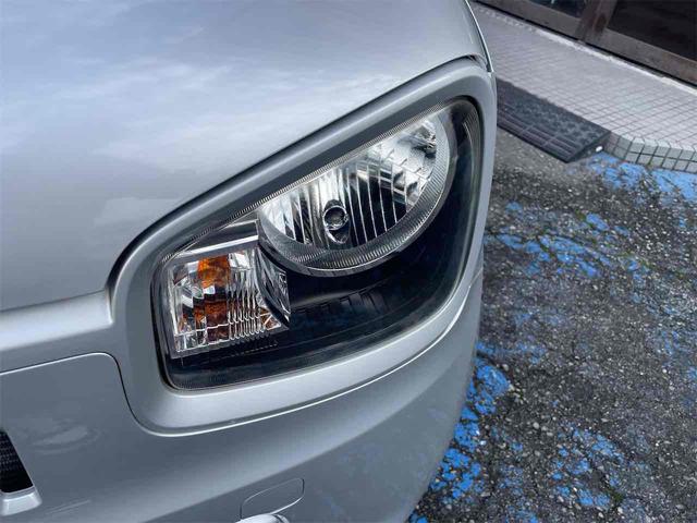 暗闇でも前方をくっきりと照らしてくれるライトです。夜の運転でも安心ですね。