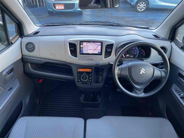 ワゴンＲ ＦＸ　ナビ　ＴＶ　衝突被害軽減システム　キーレスエントリー　アイドリングストップ　電動格納ミラー　シートヒーター　ベンチシート　ＣＶＴ　盗難防止システム　ＡＢＳ　ＥＳＣ　衝突安全ボディ　エアコン（2枚目）