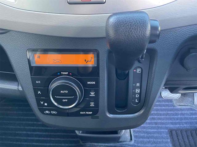 ワゴンＲ ＦＸ　ナビ　ＴＶ　衝突被害軽減システム　キーレスエントリー　アイドリングストップ　電動格納ミラー　シートヒーター　ベンチシート　ＣＶＴ　盗難防止システム　ＡＢＳ　ＥＳＣ　衝突安全ボディ　エアコン（7枚目）