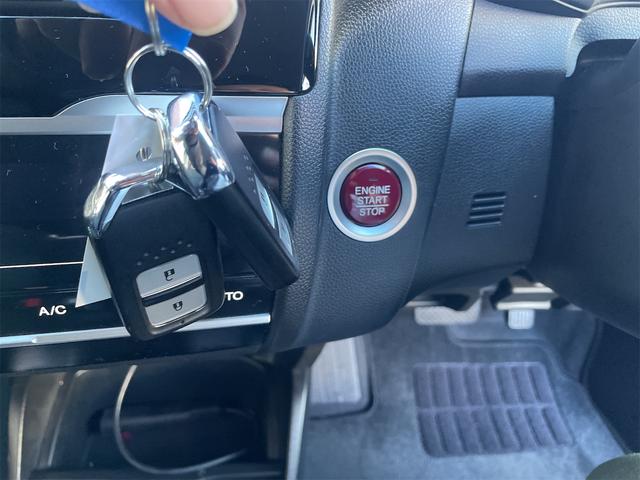 フィット １３Ｇ・Ｆパッケージ　ＥＴＣ　バックカメラ　ナビ　ＴＶ　衝突被害軽減システム　スマートキー　アイドリングストップ　電動格納ミラー　ＣＶＴ　盗難防止システム　衝突安全ボディ　ＡＢＳ　ＥＳＣ　Ｂｌｕｅｔｏｏｔｈ　エアコン（7枚目）