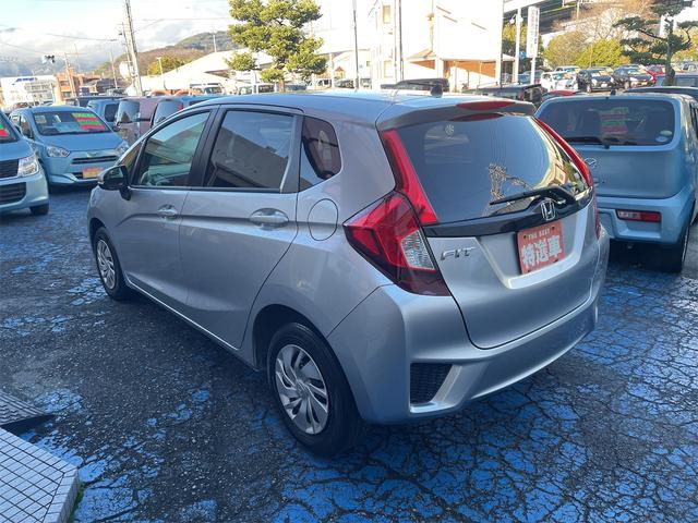 フィット １３Ｇ・Ｆパッケージ　ＥＴＣ　バックカメラ　ナビ　ＴＶ　衝突被害軽減システム　スマートキー　アイドリングストップ　電動格納ミラー　ＣＶＴ　盗難防止システム　衝突安全ボディ　ＡＢＳ　ＥＳＣ　Ｂｌｕｅｔｏｏｔｈ　エアコン（17枚目）