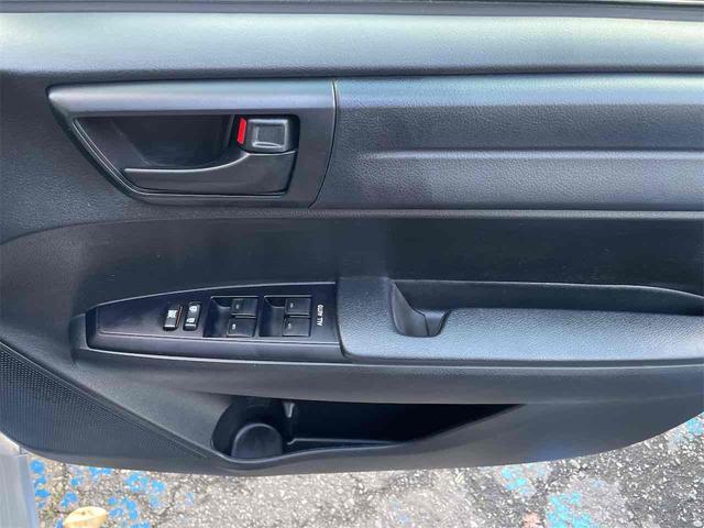 カローラアクシオ １．５Ｘ　ワンオーナー　ＥＴＣ　ナビ　ＴＶ　ＣＶＴ　キーレスエントリー　アイドリングストップ　Ｂｌｕｅｔｏｏｔｈ　衝突安全ボディ　ＡＢＳ　ＥＳＣ　エアコン　パワーステアリング　パワーウィンドウ　運転席エアバッグ（8枚目）