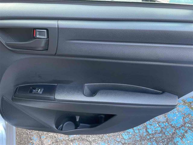 カローラアクシオ １．５Ｘ　ワンオーナー　ＥＴＣ　ナビ　ＴＶ　ＣＶＴ　キーレスエントリー　アイドリングストップ　Ｂｌｕｅｔｏｏｔｈ　衝突安全ボディ　ＡＢＳ　ＥＳＣ　エアコン　パワーステアリング　パワーウィンドウ　運転席エアバッグ（23枚目）