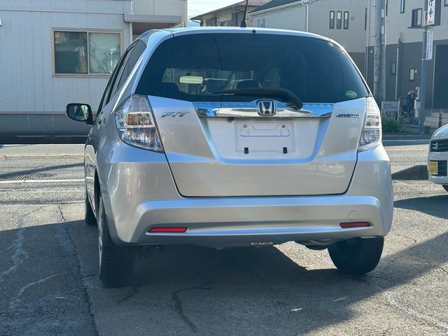 フィットハイブリッド ベースグレード クルコン・純正ナビ・バックカメラ・ETC(5枚目)