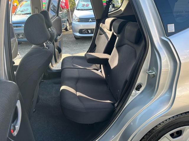 フィットハイブリッド ベースグレード クルコン・純正ナビ・バックカメラ・ETC(25枚目)