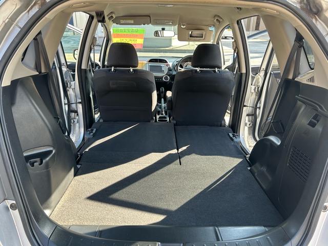 フィットハイブリッド ベースグレード クルコン・純正ナビ・バックカメラ・ETC(27枚目)