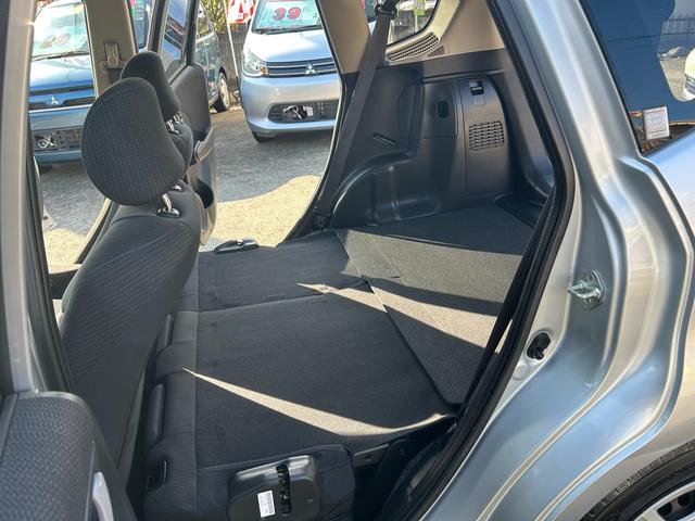 フィットハイブリッド ベースグレード クルコン・純正ナビ・バックカメラ・ETC(28枚目)