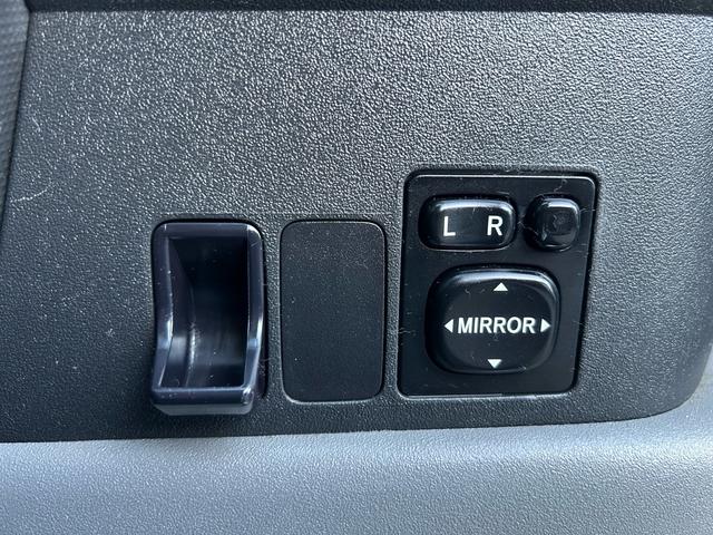 パッソ Ｘ　社外アルミ・純正ＣＤ・オートマ（10枚目）