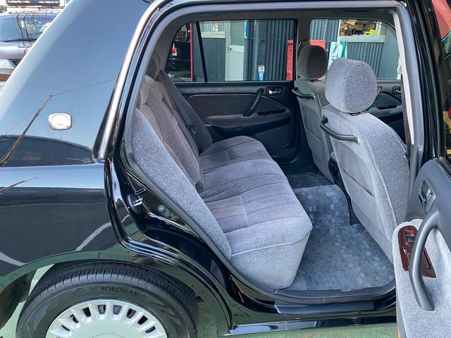 クラウン スーパーデラックス マイルドハイブリッド 市役所公用車 ワンオーナー フェンダーミラー ETC 後席コントロールスイッチ オートライト フォグランプ 空気清浄機(33枚目)