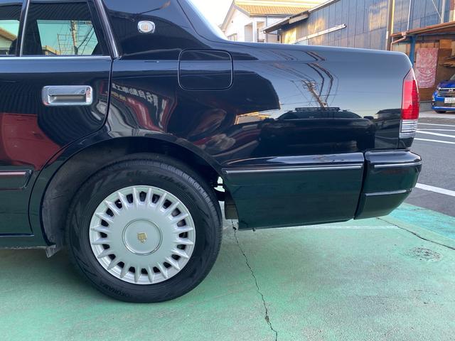 クラウン スーパーデラックス マイルドハイブリッド 市役所公用車 ワンオーナー フェンダーミラー ETC 後席コントロールスイッチ オートライト フォグランプ 空気清浄機(40枚目)