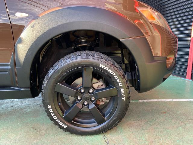 アウトランダー Ｇ　ブラウンオールペイント　リフトアップ　Ｍ／Ｔホワイトレタータイヤ　１８インチブラックアルミホイール　ＨＩＤ　ルーフラック　７人乗り　４ＷＤ　ロックフォードサウンド　ＥＴＣ　上下開閉式テールゲート（45枚目）