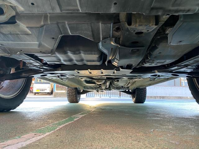 アウトランダー Ｇ　ブラウンオールペイント　リフトアップ　Ｍ／Ｔホワイトレタータイヤ　１８インチブラックアルミホイール　ＨＩＤ　ルーフラック　７人乗り　４ＷＤ　ロックフォードサウンド　ＥＴＣ　上下開閉式テールゲート（53枚目）