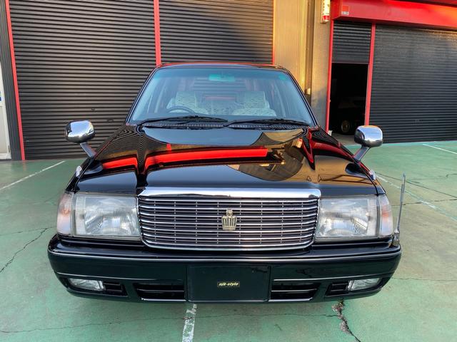 クラウン スーパーデラックス　マイルドハイブリッド　フェンダーミラー　コーナーポール　ＥＴＣ　レースシートカバー　純正アルミホイール　オートライト　フォグランプ　空気清浄機　取扱説明書（2枚目）