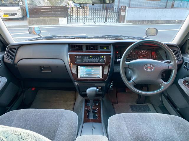 クラウン スーパーデラックス　マイルドハイブリッド　フェンダーミラー　コーナーポール　ＥＴＣ　レースシートカバー　純正アルミホイール　オートライト　フォグランプ　空気清浄機　取扱説明書（9枚目）