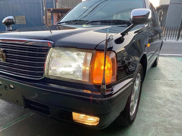 クラウン スーパーデラックス　マイルドハイブリッド　フェンダーミラー　コーナーポール　ＥＴＣ　レースシートカバー　純正アルミホイール　オートライト　フォグランプ　空気清浄機　取扱説明書（40枚目）