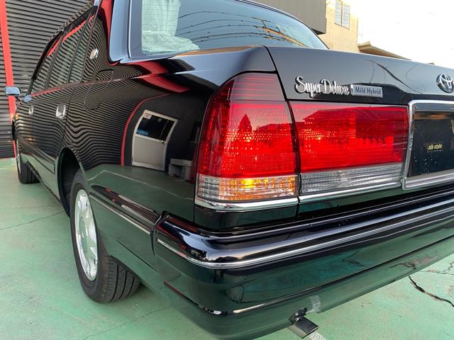 クラウン スーパーデラックス　マイルドハイブリッド　フェンダーミラー　コーナーポール　ＥＴＣ　レースシートカバー　純正アルミホイール　オートライト　フォグランプ　空気清浄機　取扱説明書（41枚目）