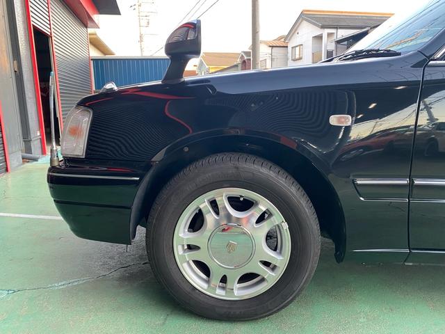 クラウン スーパーデラックス　マイルドハイブリッド　フェンダーミラー　コーナーポール　ＥＴＣ　レースシートカバー　純正アルミホイール　オートライト　フォグランプ　空気清浄機　取扱説明書（45枚目）