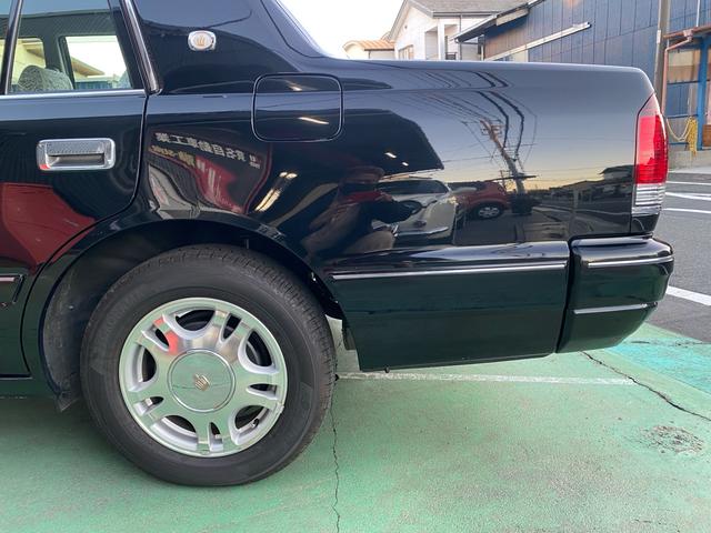 クラウン スーパーデラックス　マイルドハイブリッド　フェンダーミラー　コーナーポール　ＥＴＣ　レースシートカバー　純正アルミホイール　オートライト　フォグランプ　空気清浄機　取扱説明書（46枚目）