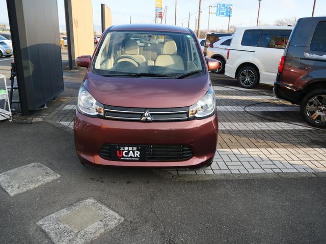 ｅＫワゴン Ｍ　ＣＤ　キーレスエントリーキー　ベンチシート　アイドリングストップ　オートエアコン　電動格納ドアミラー　衝突安全ボディ　プライバシーガラス（2枚目）