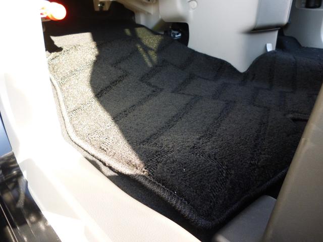 助手席　足元