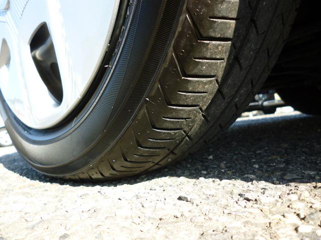 左フロントタイヤ　状態です