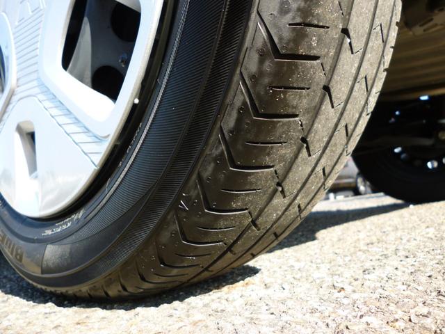 左リヤタイヤ　状態です