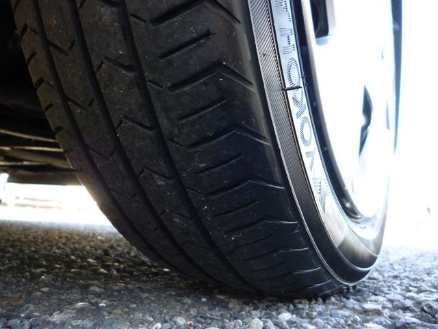 右フロントタイヤ　状態です
