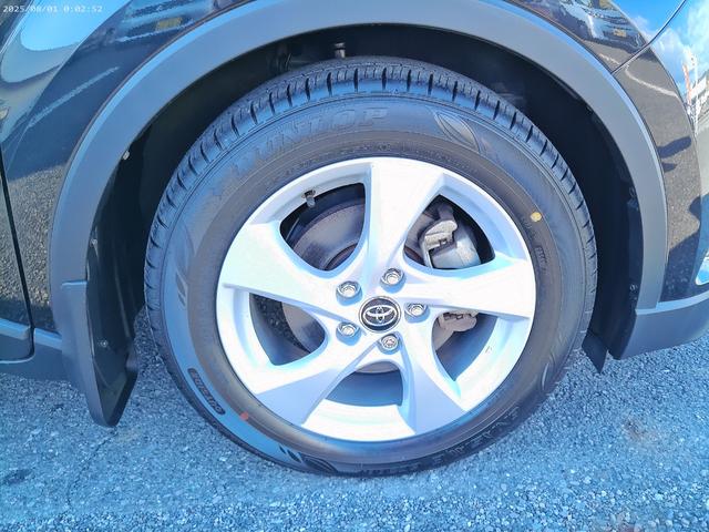 Ｃ－ＨＲ 　純正ナビ　Ｂｌｕｅｔｏｏｔｈオーディオ　クルーズコントロール　前後ドライブレコーダー　ＥＴＣ２．０　バックカメラ　純正１７インチアルミホイール　禁煙　スペアキー（12枚目）