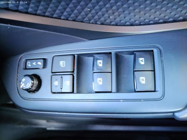 Ｃ－ＨＲ 　純正ナビ　Ｂｌｕｅｔｏｏｔｈオーディオ　クルーズコントロール　前後ドライブレコーダー　ＥＴＣ２．０　バックカメラ　純正１７インチアルミホイール　禁煙　スペアキー（30枚目）