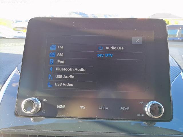 エクリプスクロスPHEV P 8インチスマートフォン連携オーディオ Bluetoothオーディオ 電動パノラマサンルーフ ルーフレール クルーズコントロール 自動防眩ルームミラー パワーシート ETC 100V AC電源(17枚目)