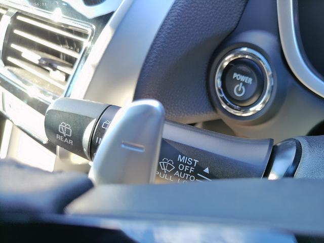 エクリプスクロスPHEV P 8インチスマートフォン連携オーディオ Bluetoothオーディオ 電動パノラマサンルーフ ルーフレール クルーズコントロール 自動防眩ルームミラー パワーシート ETC 100V AC電源(32枚目)