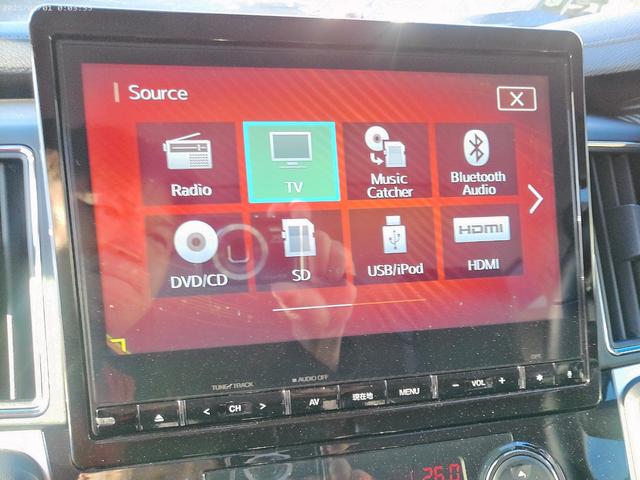 デリカＤ：５ Ｐ　純正１０．１型メモリーナビ　全周囲カメラ　ＥＴＣ　両側電動スライドドア　クリーンディーゼルターボ　電動テールゲート　４ＷＤ　ドラレコ　電動パーキングブレーキ　８人乗り　電動オートステップ（28枚目）