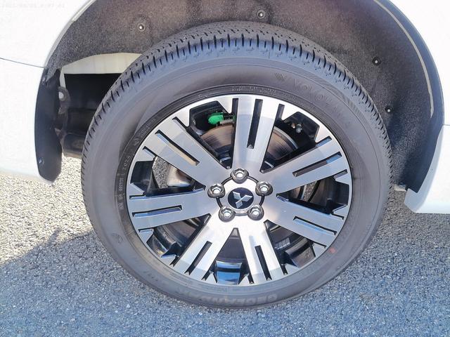 デリカＤ：５ Ｐ　純正１０．１型メモリーナビ　全周囲カメラ　ＥＴＣ　両側電動スライドドア　クリーンディーゼルターボ　電動テールゲート　４ＷＤ　ドラレコ　電動パーキングブレーキ　８人乗り　電動オートステップ（53枚目）