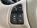 ハンドル回りにスイッチ多数あり、運転しながら操作可能。