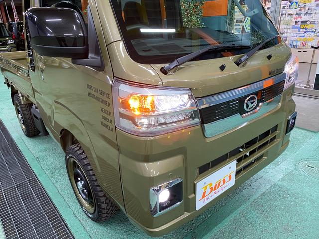 ジャンボエクストラ　届出済未使用車　４ＷＤ　レーダーブレーキ　クリアランスソナー　ＬＥＤオートライト　２インチリフトアップ　１５インチカラードディッシュホイール　ゴツゴツタイヤ　ＢＯＳＳデザインフロアマット　スマートキー(30枚目)