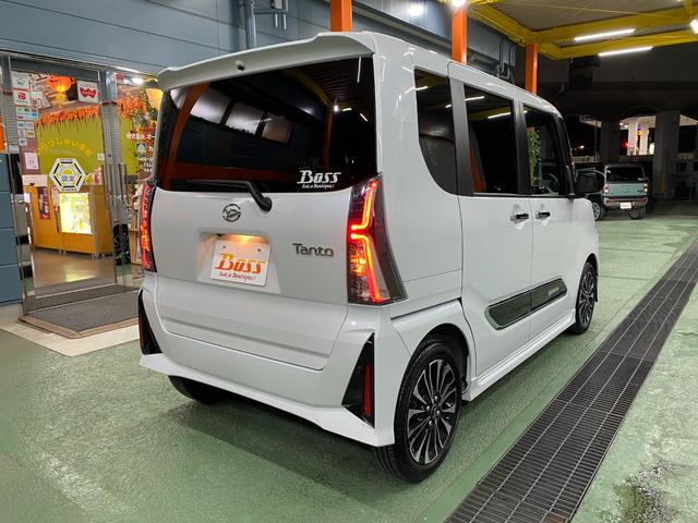 タント カスタムＲＳ　ワンオーナー　禁煙車　ターボ　ナビＴＶフルセグ　パノラマカメラ　サイドガーニッシュ　ＥＴＣ　２カメドラレコ　アダプティブクルーズコントロール　シートヒーター　両側パワースライドドア　ＬＥＤオートライト（6枚目）