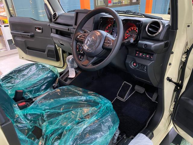 ジムニーノマド ＦＣ　登録済未使用車　ＤＡＭＤフェイスチェンジキット　ＤＡＭＤアルミホイール　ヘッドライトガード　フォグランプガード　ＬＥＤポジションランプ　ＢＯＳＳデザインフロアーマット　オートクルーズコントロール（15枚目）