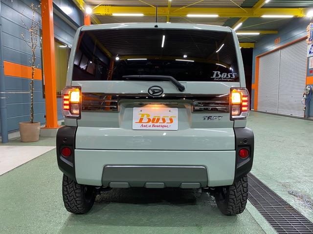 タフト Ｇターボ　ダーククロムベンチャー　ワンオーナー　禁煙車　ＤＡＭＤフェイスチェンジ　ゴツゴツタイヤ　ナビＴＶフルセグ　パノラマカメラ　オートクルーズコントロール　クリアランスソナー　ＬＥＤオートライト　ＢＯＳＳデザインフロアーマット（8枚目）