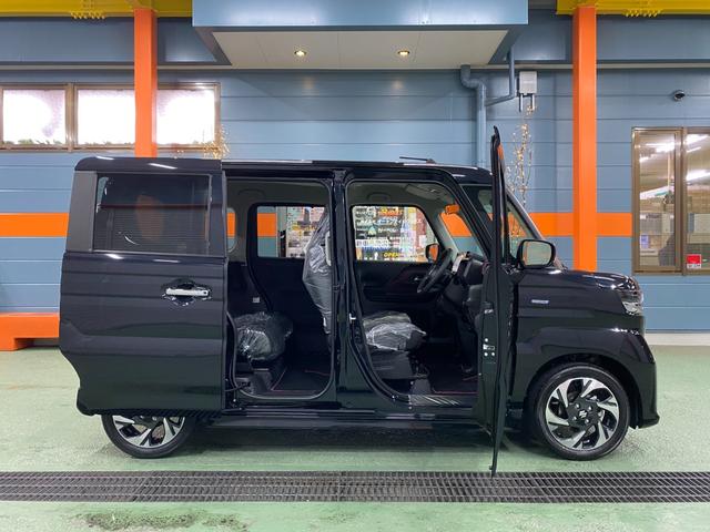 スペーシアカスタム ハイブリッドＸＳターボ　展示試乗車　スズキセーフティサポート　全方位モニター付ナビ装着車　スズキコネクト対応　両側パワースライドドア　ＬＥＤオートライト　オートクルーズコントロール　ＢＯＳＳデザインフロアーマット（5枚目）